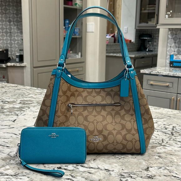 Coach - Picture 1 of 13